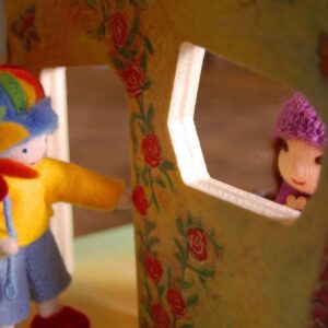 Wilded Family Dolls House